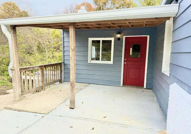 Photo 2 of Single family home for sale at 6132 Twin Lakes Dr, Covington, KY 41015 | MLS# 647660 | Listing updated on 2026-10-29