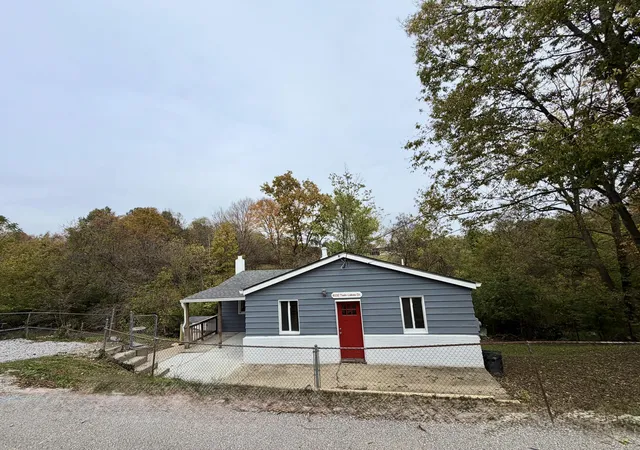 Photo 3 of Single family home for sale at 6132 Twin Lakes Dr, Covington, KY 41015 | MLS# 647660 | Listing updated on 2026-10-29