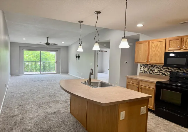 Listing Photo 4 - Condo for sale in building located at 2255 Rolling Hls Dr, Ft Mitchell, KY 41017