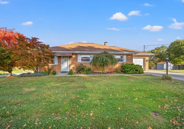 Photo 1 of Sale Pending at 4 Langview Dr, Wilder, KY 41076 | MLS# 647702 | Listing updated on 2026-10-21