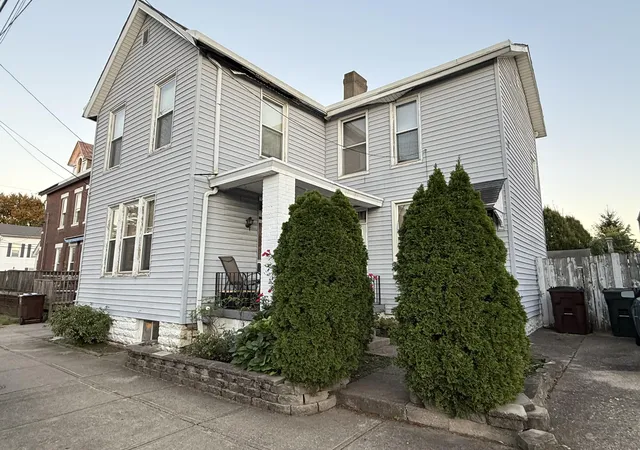 Single family home for sale at 146 Center St, Bellevue, KY 41073 | MLS# 647713