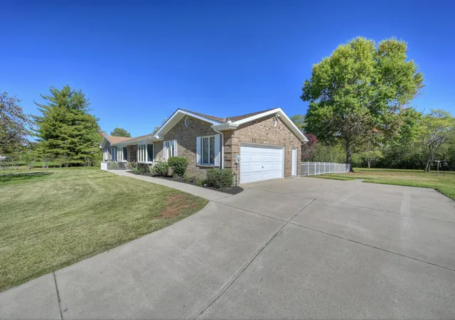Photo 3 of Sale Pending at 624 Mason Rd, Taylor Mill, KY 41015 | MLS# 647753 | Listing updated on 2026-10-25