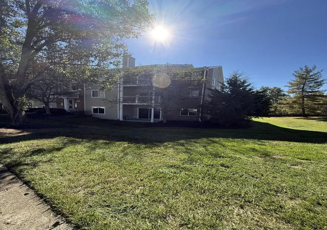 Condo for sale at 60 Creekwood Dr #3, Wilder, KY 41071 | MLS# 647746