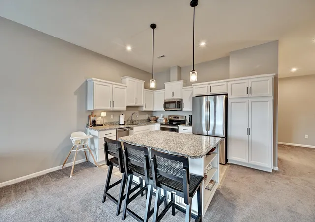 Listing Photo 1 - Condo for sale in building located at 654 Foxhill Dr, Crescent Springs, KY 41017 - Unit #