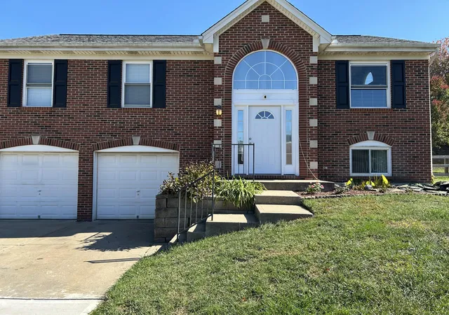 Single family home for sale at 7501 Plum Crk Way, Burlington, KY 41005 | MLS# 647810