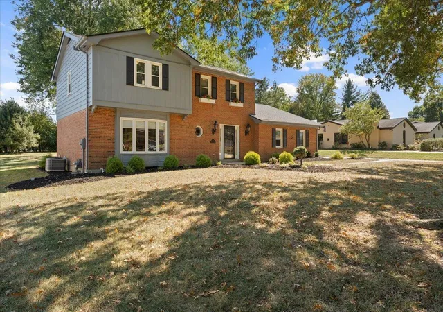 Photo 1 of Single family home for sale at 109 Vernon Dr, Crestview Hills, KY 41017 | MLS# 647782 | Listing updated on 2026-10-25