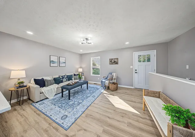 Photo 2 of Single family home for sale at 450 Cleveland Ave, Taylor Mill, KY 41015 | MLS# 647847 | Listing updated on 2026-10-30