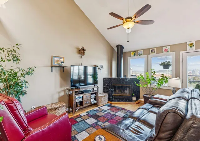 Photo 3 of Condo for sale at 914 Virginia Ln, Covington, KY 41016 | MLS# 647813 | Listing updated on 2026-10-26