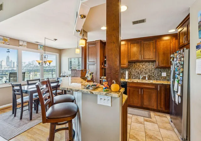 Photo 4 of Condo for sale at 914 Virginia Ln, Covington, KY 41016 | MLS# 647813 | Listing updated on 2026-10-26