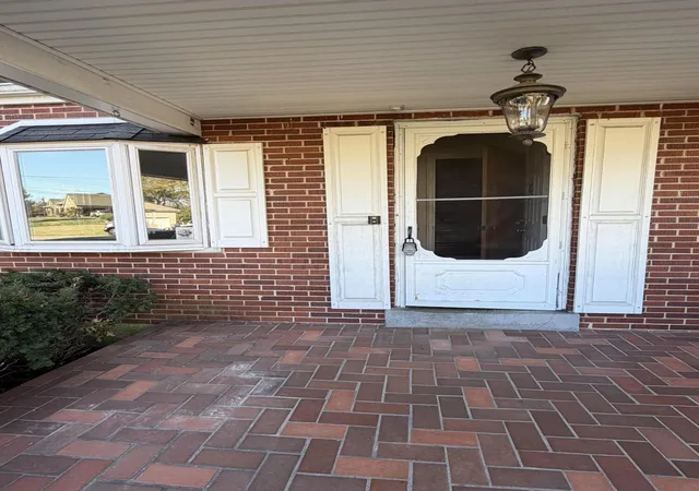 Photo 3 of Sale Pending at 2590 Monroe Ave, Highland Heights, KY 41076 | MLS# 647829 | Listing updated on 2026-10-26