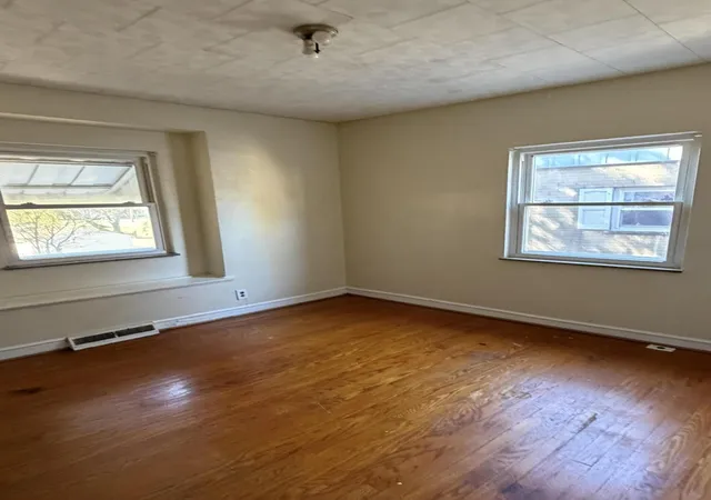 Photo 4 of Sale Pending at 2590 Monroe Ave, Highland Heights, KY 41076 | MLS# 647829 | Listing updated on 2026-10-26