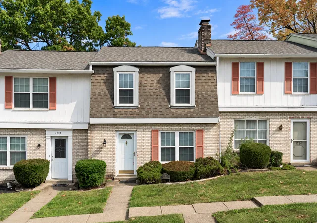 Listing Photo 2 - Condo for sale in building located at 1756 Val Ct, Burlington, KY 41005