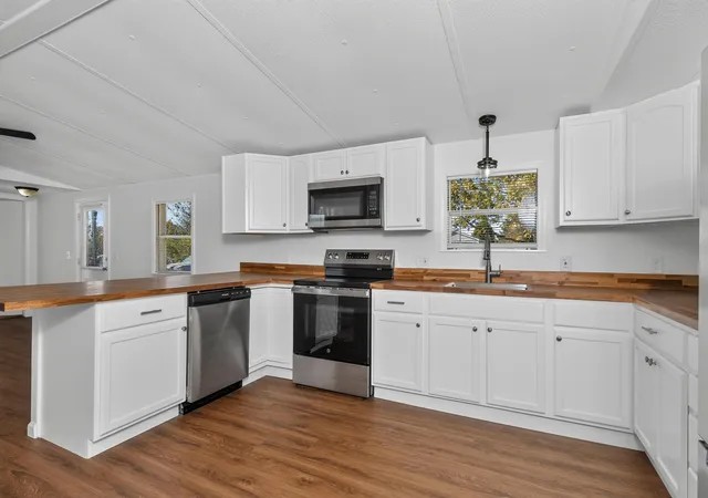 Photo 2 of Single family home for sale at 685 Mars Dr, Verona, KY 41092 | MLS# 647855 | Listing updated on 2026-10-24