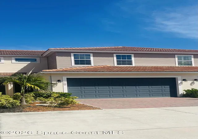 Townhouse for sale at 1800 Noel Pl #105, Melbourne, FL 32935 | MLS# 1080357