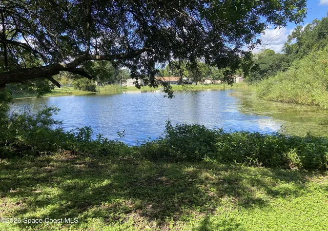 Photo 1 of Single family home for sale at 609 Manor Pl, Melbourne, FL 32904 | MLS# 1082394 | Listing updated on 2026-09-23