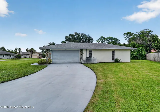 Photo 2 of Single family home for sale at 911 Preston Trl, Melbourne, FL 32940 | MLS# 1088604 | Listing updated on 2026-10-25