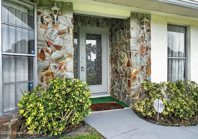 Photo 3 of Single family home for sale at 911 Preston Trl, Melbourne, FL 32940 | MLS# 1088604 | Listing updated on 2026-10-25