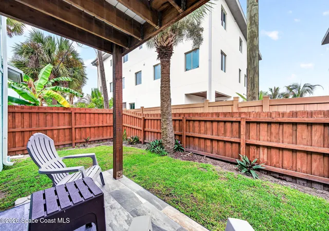Listing Photo 4 - Condo for sale in building located at 1011 S Miramar Ave, Indialantic, FL 32903 - Unit #Unt1