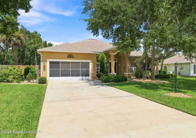 Photo 1 of Sale Pending at 720 Spring Oak Dr, Melbourne, FL 32901 | MLS# 1086308 | Listing updated on 2026-09-07