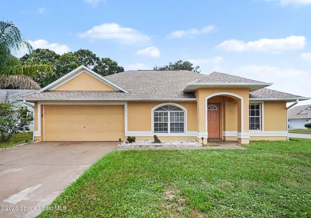 Photo 2 of Single family home for sale at 3615 Egret Dr, Melbourne, FL 32901 | MLS# 1086462 | Listing updated on 2026-09-18