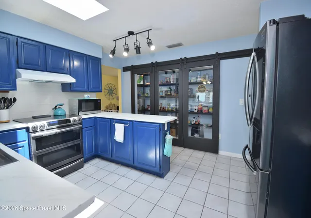 Photo 4 of Single family home for sale at 660 Jamaica Blvd, Satellite Beach, FL 32937 | MLS# 1086451 | Listing updated on 2026-09-18