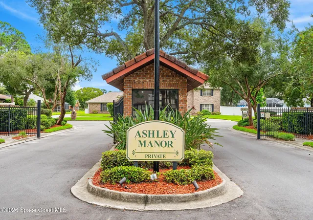 Photo 3 of Single family home for sale at 578 Lake Ashley Cir, Melbourne, FL 32904 | MLS# 1086820 | Listing updated on 2026-09-13