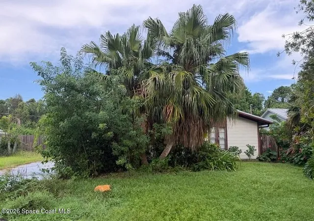 Photo 2 of Single family home for sale at 2316 44th Avenue, Vero Beach, FL 32966 | MLS# 1086482 | Listing updated on 2026-09-02