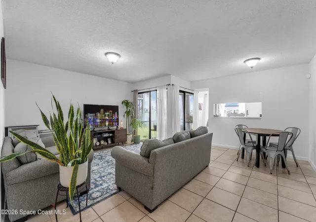 Photo 3 of Sale Pending at 1400 Jefferson Dr #1400b, Homestead, FL 33034 | MLS# 1086617 | Listing updated on 2026-09-16