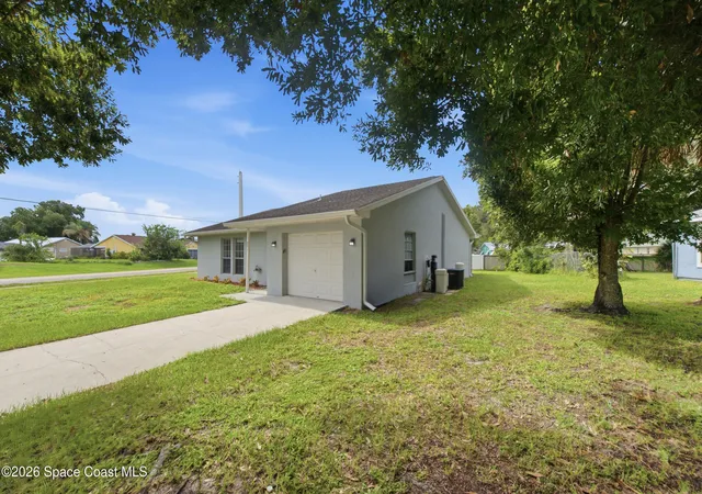 Photo 2 of Single family home for sale at 801 Cody Ave, Sebastian, FL 32958 | MLS# 1087759 | Listing updated on 2026-10-05