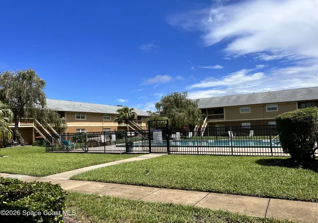 Listing Photo 4 - Condo for sale in building located at 126 Preston Ln, Melbourne, FL 32935 - Unit #126