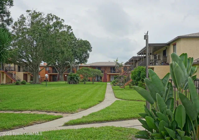 Listing Photo 2 - Condo for sale in building located at 166 San Juan Cir, Melbourne, FL 32935 - Unit #166