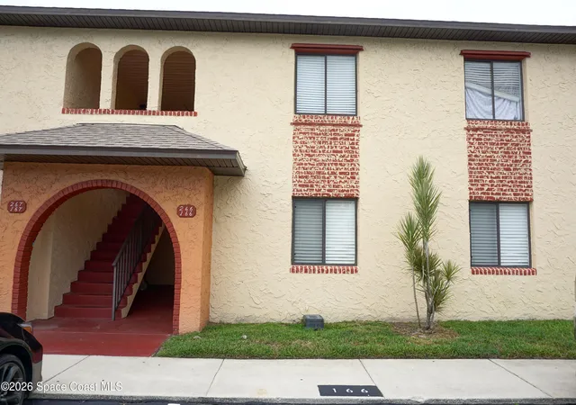 Listing Photo 3 - Condo for sale in building located at 166 San Juan Cir, Melbourne, FL 32935 - Unit #166