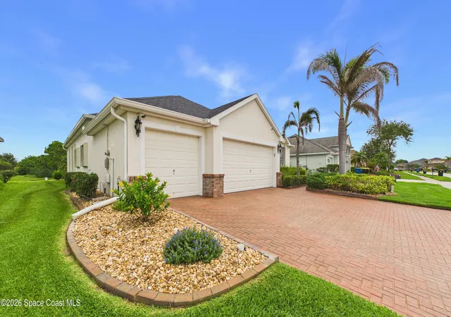 Photo 4 of Single family home for sale at 190 Brandy Crk Cir SE, Palm Bay, FL 32909 | MLS# 1086832 | Listing updated on 2026-09-15