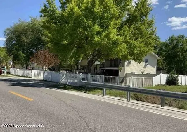 Photo 5 of Single family home for sale at 803 E Alabama St, Plant City, FL 33563 | MLS# 1086809 | Listing updated on 2026-09-05