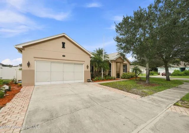 Photo 3 of Single family home for sale at 100 Salazar Ln, Sebastian, FL 32958 | MLS# 1086882 | Listing updated on 2026-09-19