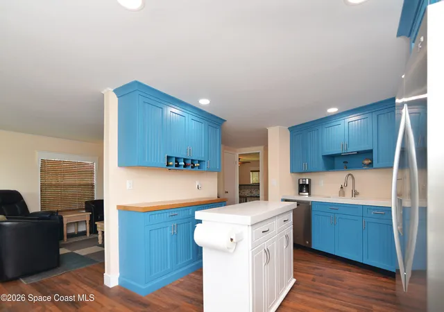 Photo 4 of Manufactured home for sale at 1023 Oriole Cir, Sebastian, FL 32976 | MLS# 1087301 | Listing updated on 2026-09-13