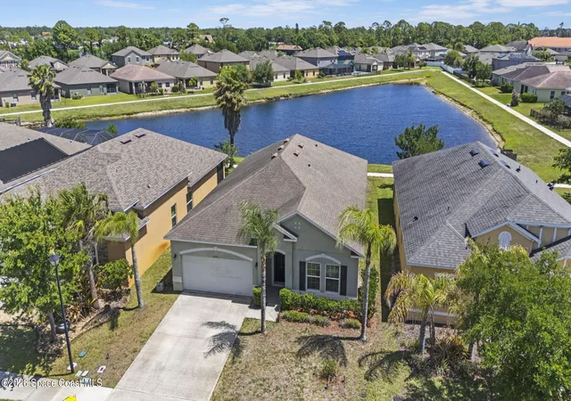 Photo 3 of Single family home for sale at 5555 Brilliance Cir, Cocoa, FL 32926 | MLS# 1087182 | Listing updated on 2026-09-18