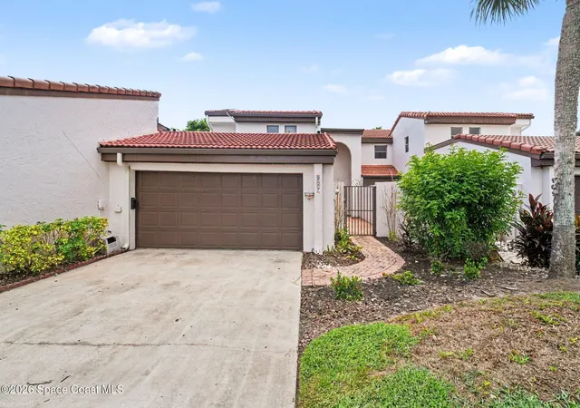 Photo 2 of Townhouse for sale at 907 Osprey Dr, Melbourne, FL 32940 | MLS# 1087473 | Listing updated on 2026-10-06