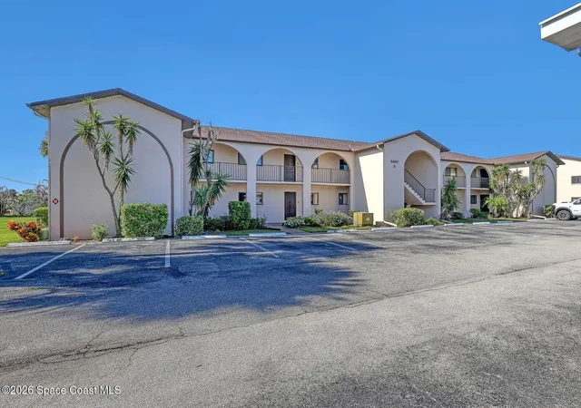 Listing Photo 4 - Condo for sale in building located at 5807 N Atlantic Ave, Cape Canaveral, FL 32920 - Unit #322