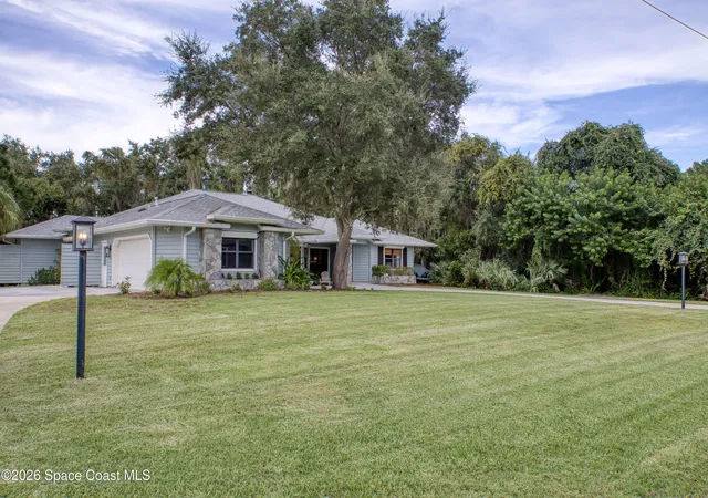 Photo 4 of Single family home for sale at 3700 Shady Run Rd, Melbourne, FL 32934 | MLS# 1087206 | Listing updated on 2026-09-12