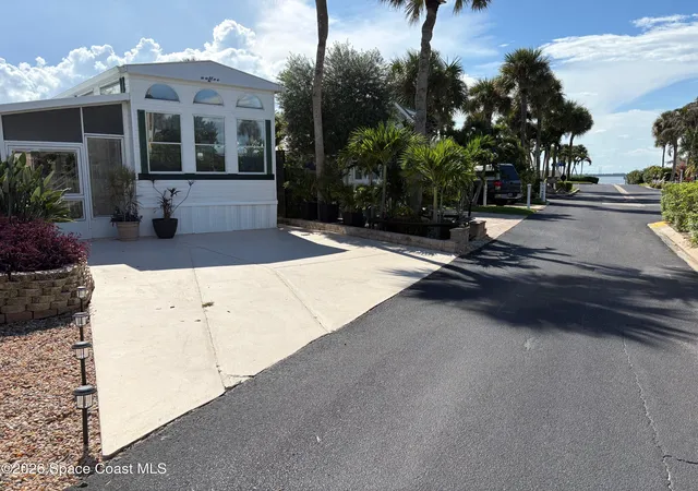 Photo 3 of Manufactured home for sale at 885 Horizon Ln #414, Melbourne Beach, FL 32951 | MLS# 1087192 | Listing updated on 2026-09-11