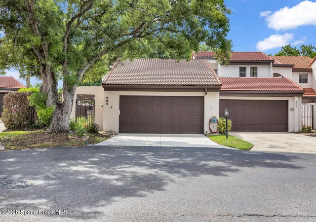 Photo 2 of Townhouse for sale at 905 Osprey Dr, Melbourne, FL 32940 | MLS# 1087230 | Listing updated on 2026-09-11