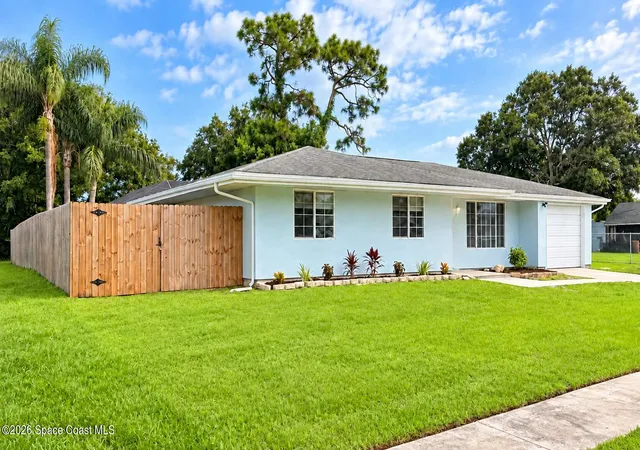 Single family home for sale at 907 Gatewood Ct NE, Palm Bay, FL 32905 | MLS# 1087445