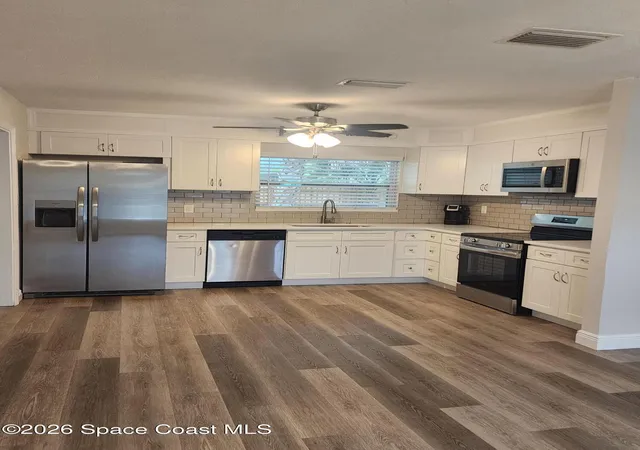 Photo 3 of Sale Pending at 6731 Hibiscus Ave S, South Pasadena, FL 33707 | MLS# 1087504 | Listing updated on 2026-10-28