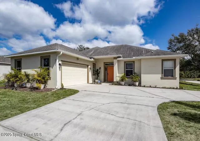 Photo 1 of Single family home for sale at 581 Eldron Blvd Se, Palm Bay, FL 32909 | MLS# 1087506 | Listing updated on 2026-10-07