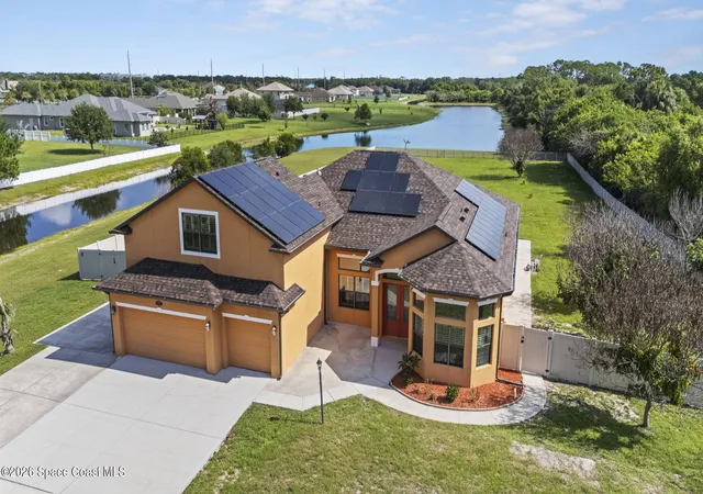 Photo 2 of Single family home for sale at 900 Hall Rd, Malabar, FL 32950 | MLS# 1087726 | Listing updated on 2026-09-17