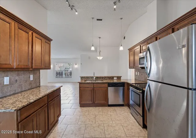 Photo 2 of Single family home for sale at 816 Hunters Crk Dr, Melbourne, FL 32904 | MLS# 1087637 | Listing updated on 2026-09-21