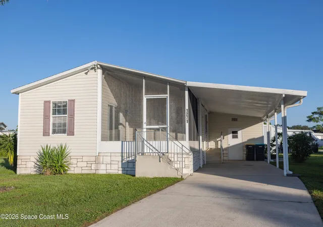 Photo 2 of Manufactured home for sale at 1271 Shell Ct Ne, Palm Bay, FL 32907 | MLS# 1087816 | Listing updated on 2026-09-23