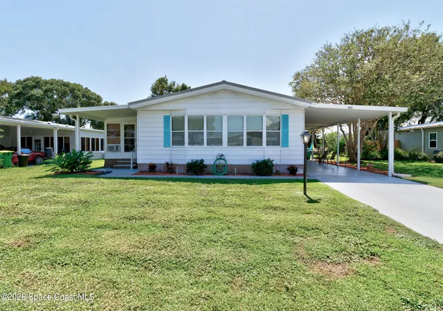 Photo 1 of Manufactured home for sale at 923 Hemlock St, Sebastian, FL 32976 | MLS# 1087689 | Listing updated on 2026-09-16