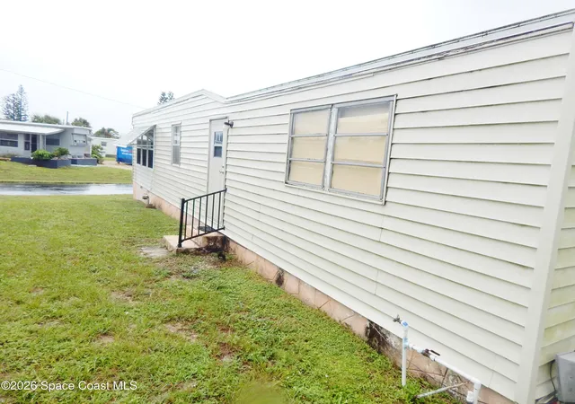 Photo 3 of Manufactured home for sale at 3197 Deer Run Dr Ne, Palm Bay, FL 32905 | MLS# 1087710 | Listing updated on 2026-09-17